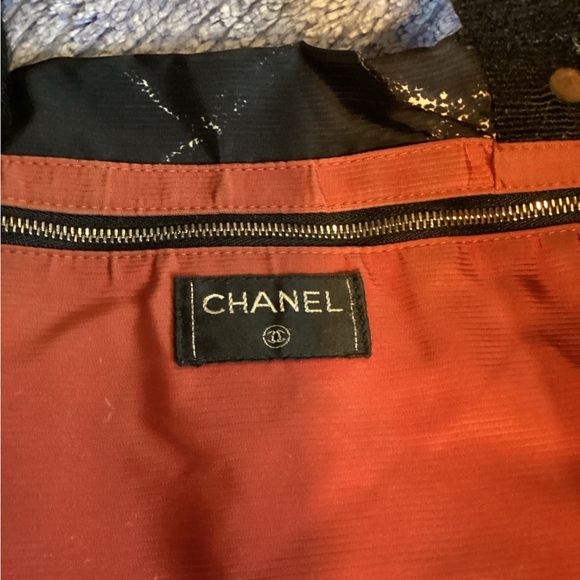 Authentic Chanel handbag - Picture 11 of 12